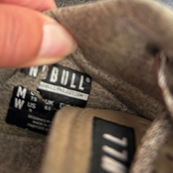 NOBULL size 9 black and tan trainers EUC - Picture 4 of 4